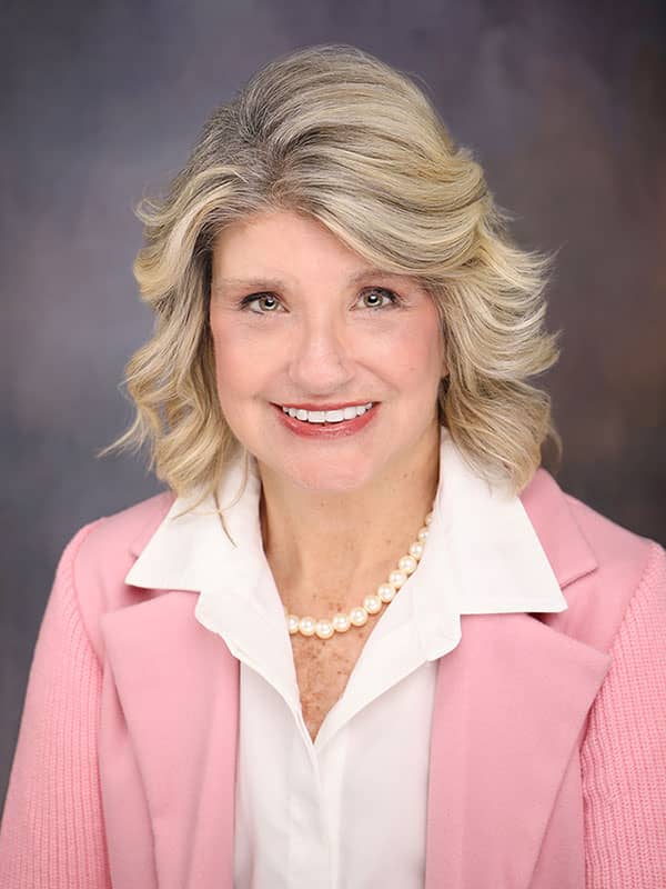 Betsy Walker's headshot